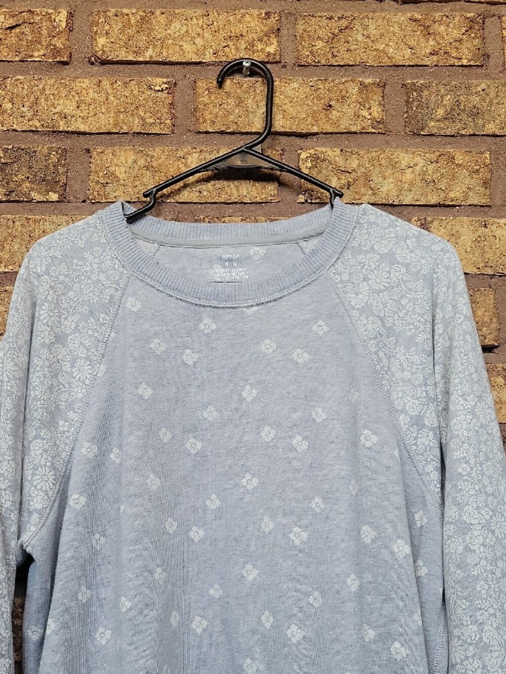 aerie Gray Pullover Sweatshirt Floral Size Medium Cotton Blend Casual - Picture 4 of 11